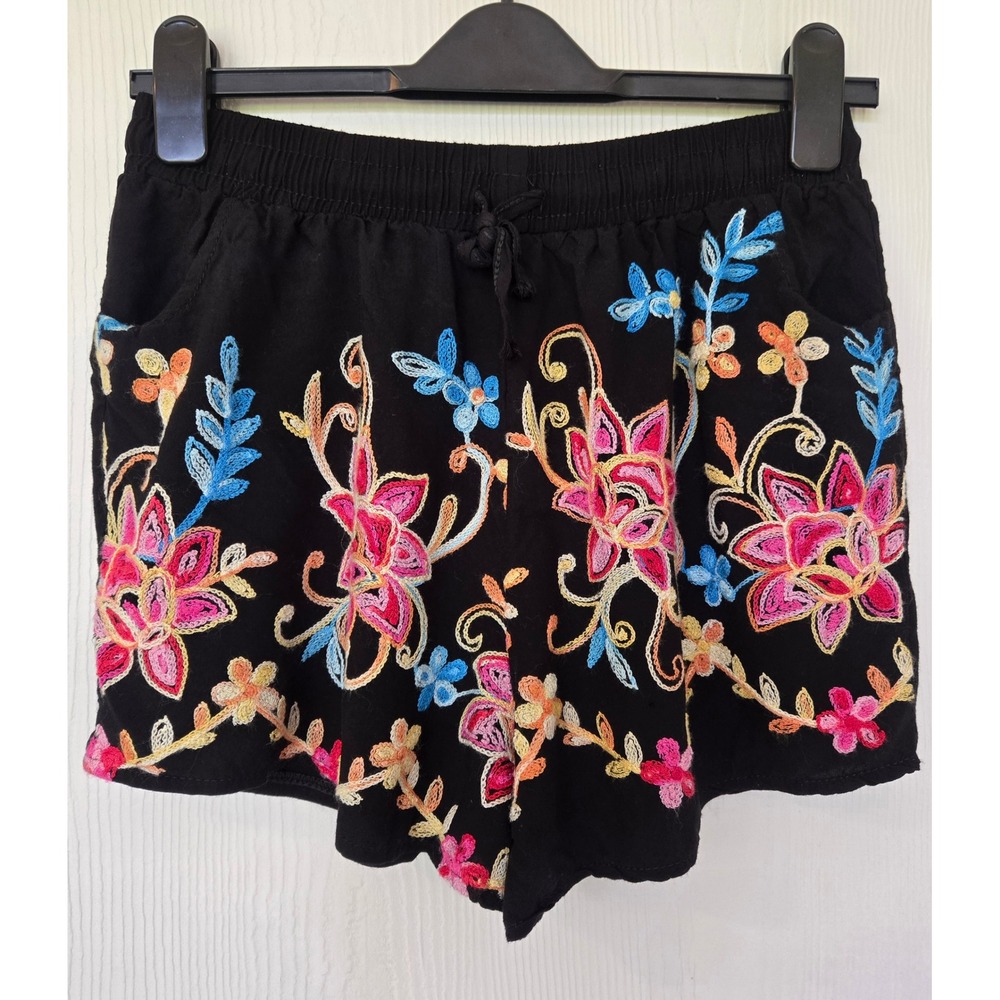 Floral Embroidered Shorts L/XL Hippie Fairy Boho Vacation Cottagecore Whimsigoth